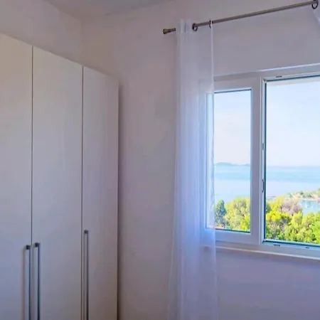 Grljevi - One Bedroom With Balcony And Sea View A4 Apartmán Mlini