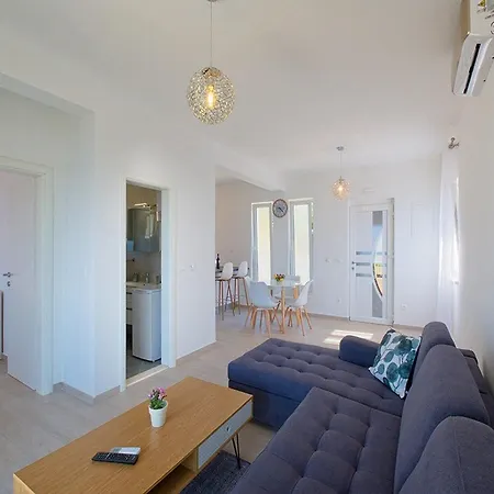 Grljevi - One Bedroom With Balcony And Sea View A4 Apartmán Mlini